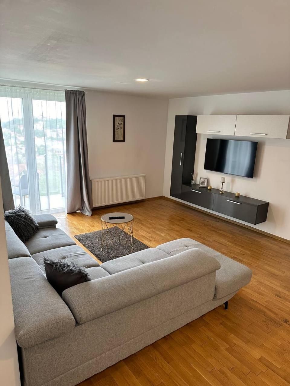 5 Star Apartment Brasov