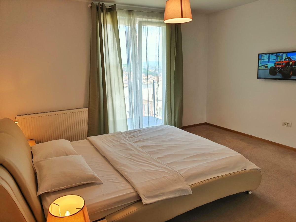 5 Star Apartment